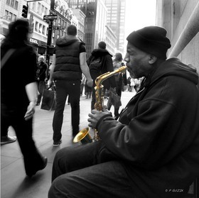 JAZZMAN 50X50cm NEW YORK CITY MANHATTAN   New york photo couleur ( jazzmen jazzman) PLEIN FORMATFORMAT DISPONIBLE  50 X 50 cmpas de telechargement disponible.A chaque format correspond une éditions limitée spécifique .© collection P GUZIKA titre indicatif suivant la finition, tarif encadré vente direct:150 x 52 cm 180€   non disponible33   x 95 cm   99€   non disponible20   x 60 cm   39€   non disponibledisponible en  30 X10 cm  sur stand en vente directDISPONIBLE SUIVANT STOCK -  CRÉATION JOURNALIERE  -