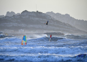 TEMPETE ZEUS MARSEILLE ,PLAGE DU PRADO,WINDSURF, PLANCHE À  VOILE