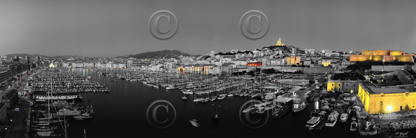 BLACK and COLORS MARSEILLE NEW YORK , plein format FORMAT DISPONIBLE  150X52cm  33X95cm  20X60cm Pas de telechargement disponible.A chaque format correspond une éditions limitée spécifique .© collection P GUZIK