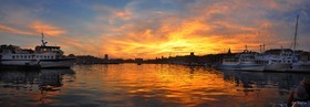 MARSEILLE VIEUX PORT SOIR D'ETE COUCHE DE SOLEIL  plein formatMarseille Provence photo panoramique couleurFORMAT DISPONIBLE  150X52cm  33X95cm ( et 20X60cm en vente direct uniquement )pas de telechargement disponible.A chaque format correspond une éditions limitée spécifique .© collection P GUZIKA titre indicatif suivant la finition, tarif encadré vente direct:150 x 52 cm 180€33   x 95 cm   99€20   x 60 cm   39€disponible en  30 X10 cm  sur stand en vente directDISPONIBLE SUIVANT STOCK -  CRÉATION JOURNALIERE  -