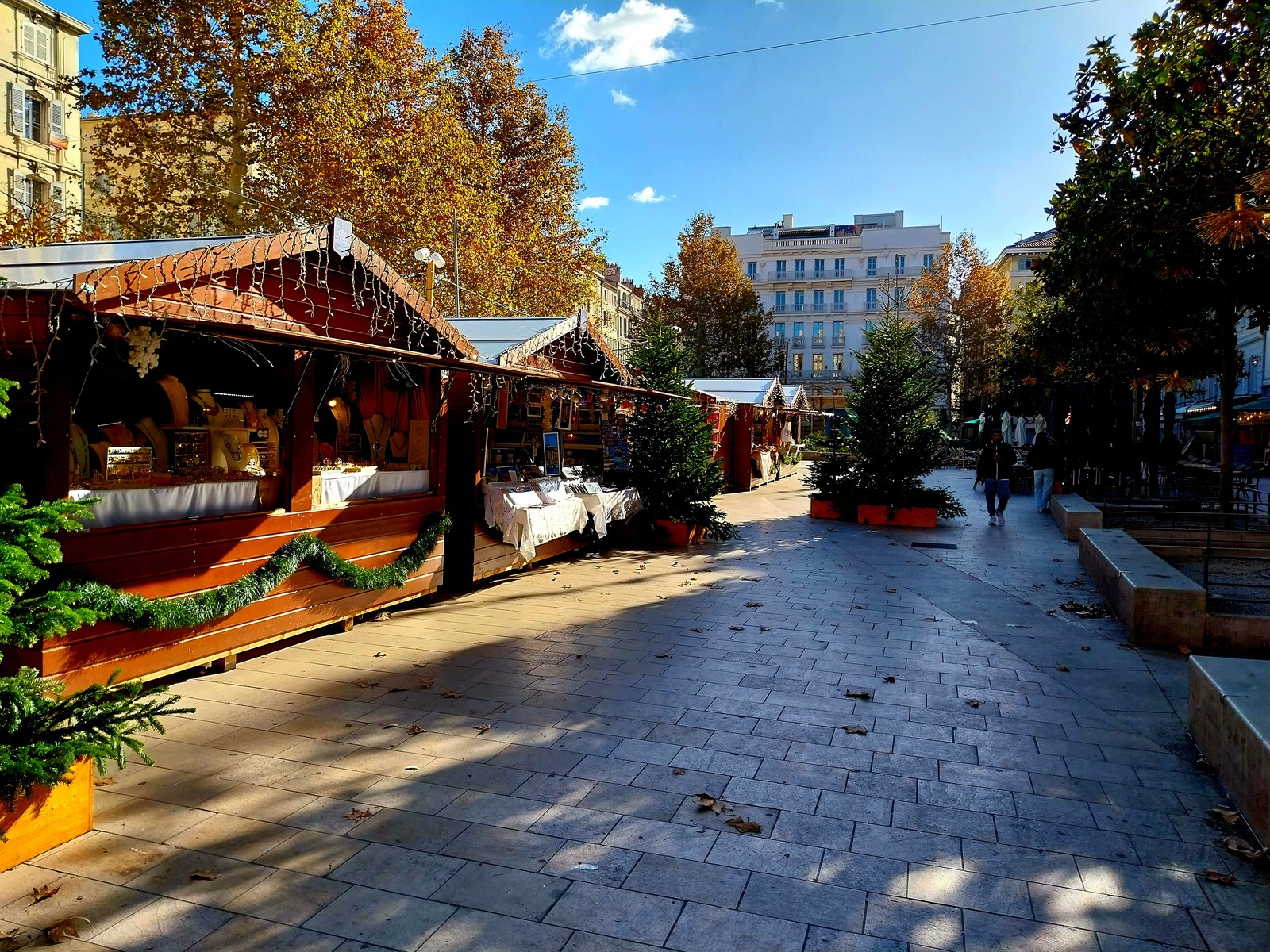 Marche de noel de Marseille 2023   2024