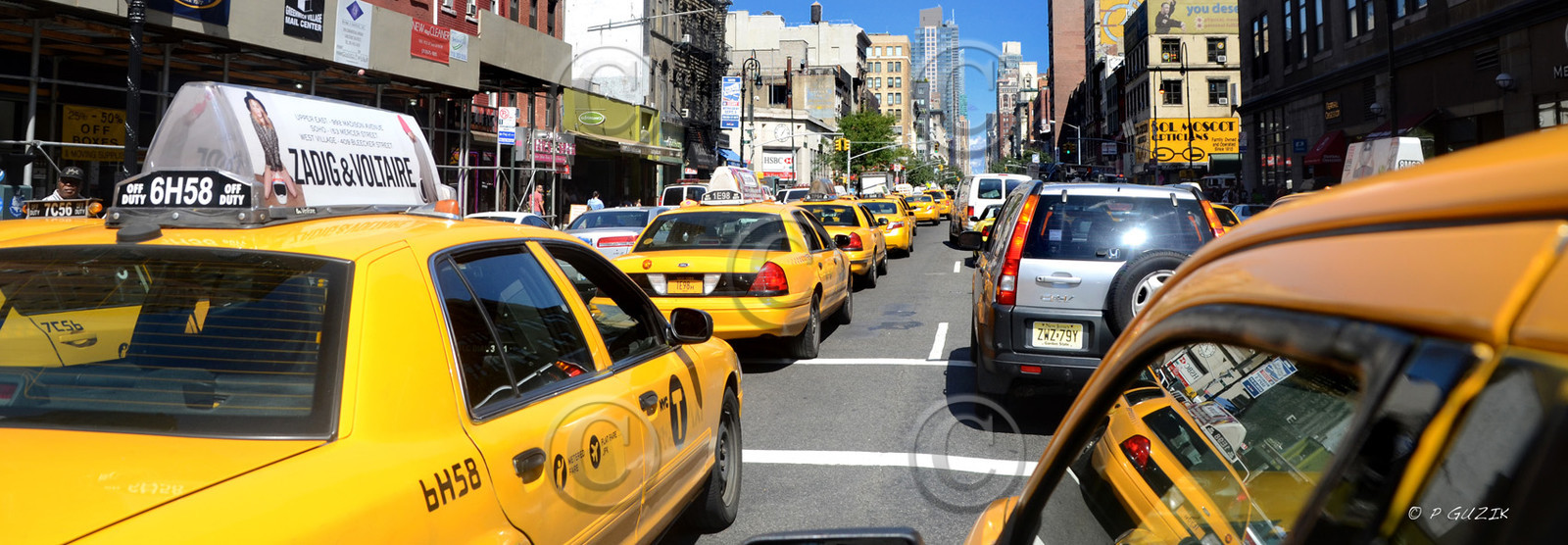 MEDALLION TAXI  NEW YORK CITY MANHATTAN ( Yellow Cab Company )New york photo panoramique couleurFORMAT DISPONIBLE  33X95  20X60CMpas de telechargement disponible.A chaque format correspond une éditions limitée spécifique .© collection P GUZIKA titre indicatif suivant la finition, tarif encadré vente direct:150 x 52 cm 180€   non disponible33   x 95 cm   99€   20   x 60 cm   39€   disponible en  30 X10 cm  sur stand en vente directDISPONIBLE SUIVANT STOCK -  CRÉATION JOURNALIERE  -