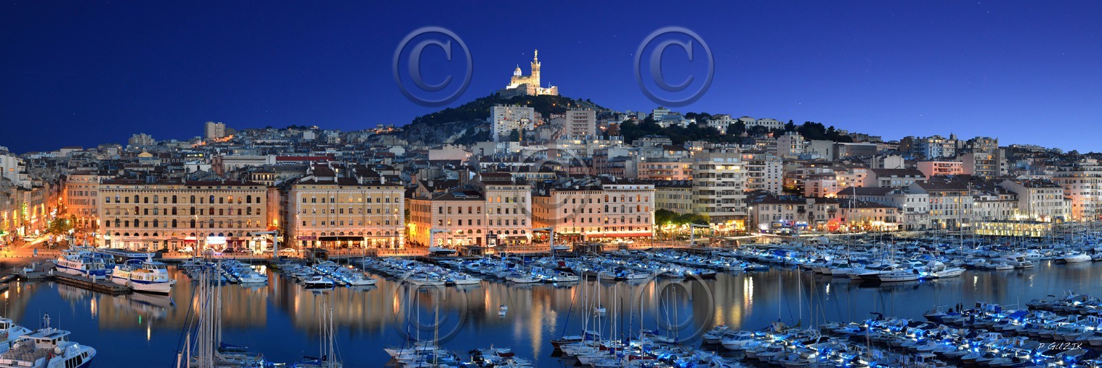 MARSEILLE  VIEUX PORT NUIT ETOILE  plein formatMarseille Provence photo panoramique couleurFORMAT DISPONIBLE  140X40cm (  20X60cm en vente direct uniquement )pas de telechargement disponible.A chaque format correspond une éditions limitée spécifique .© collection P GUZIKA titre indicatif suivant la finition, tarif encadré vente direct:140  x 40 cm 180€33   x 95 cm   99€20   x 60 cm   39€disponible en  30 X10 cm  sur stand en vente directDISPONIBLE SUIVANT STOCK -  CRÉATION JOURNALIERE  -