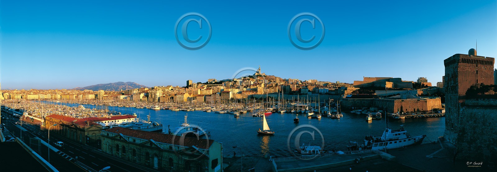 MARSEILLE REFLET & VOILIER VIEUX PORT TOUR plein formatMarseille Provence photo panoramique couleurFORMAT DISPONIBLE  150X52cm  33X95cm ( et 20X60cm en vente direct uniquement ) XXL 200X100pas de telechargement disponible.A chaque format correspond une éditions limitée spécifique .© collection P GUZIKA titre indicatif suivant la finition, tarif encadré vente direct:150 x 52 cm 180€33   x 95 cm   99€20   x 60 cm   39€disponible en  30 X10 cm  sur stand en vente directDISPONIBLE SUIVANT STOCK -  CRÉATION JOURNALIERE  -