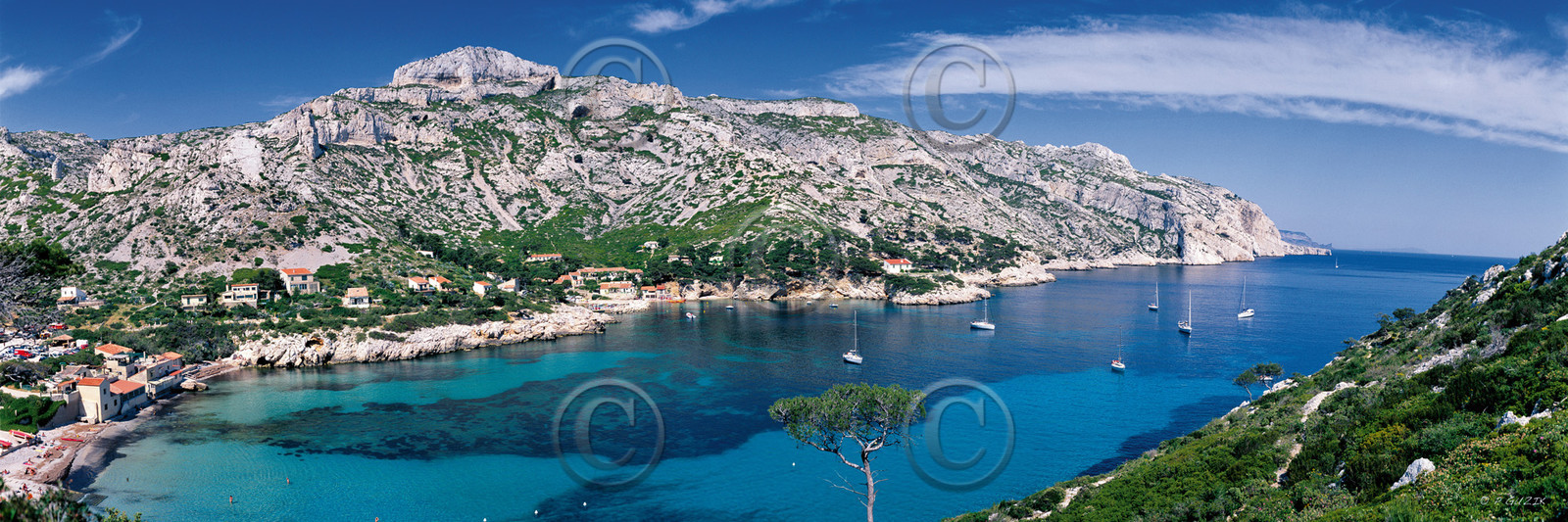 CALANQUE DE SORMIOU PLAGE  ET PORTCalanques Provence MarseilleFORMAT DISPONIBLE  150X52cm  33X95cm ( et 20X60cm en vente direct uniquement )pas de telechargement disponible.A chaque format correspond une éditions limitée spécifique .© collection P GUZIKA titre indicatif suivant la finition, tarif encadré vente direct:150 x 52 cm 180€33   x 95 cm   99€20   x 60 cm   39€disponible en  30 X10 cm  sur stand en vente directDISPONIBLE SUIVANT STOCK -  CRÉATION JOURNALIERE  -