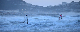 TEMPETE ZEUS MARSEILLE ,PLAGE DU PRADO,WINDSURF, PLANCHE À  VOILE